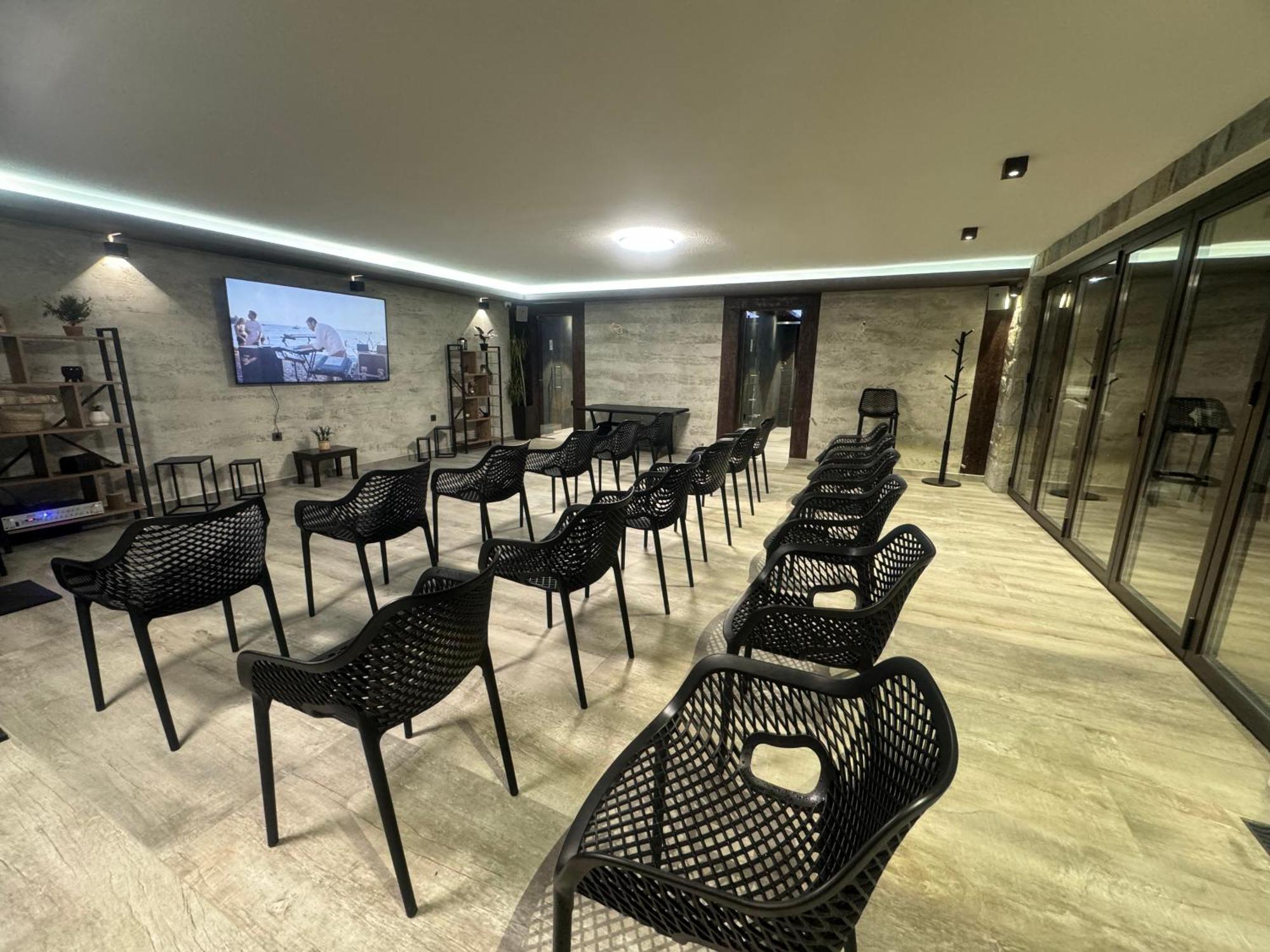 Family Hotel Eterno 치고프 차르크 외부 사진